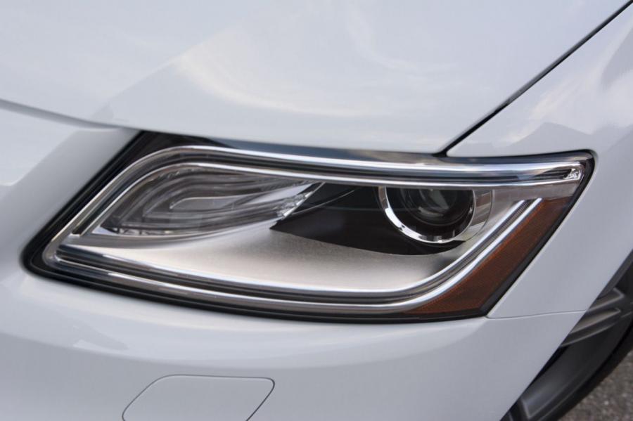 Детали экстерьера Audi Q5 TDI Quattro (8R) 2013 года  (NA) (фото 16 из 33)